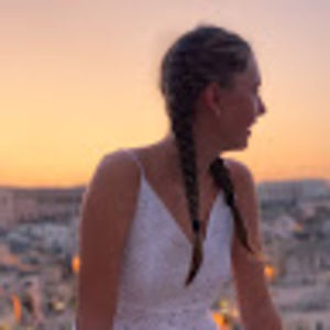 Meet your Posher, Ella